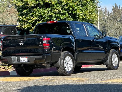 Used 2023 Nissan Frontier SV w/ Tow Package image 4