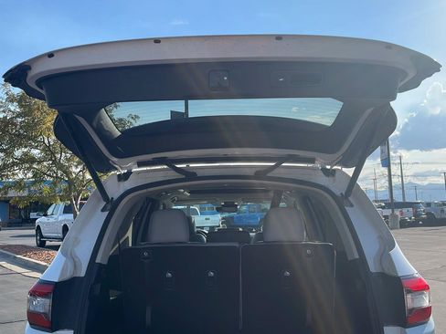 Used 2025 Honda Pilot Elite image 30