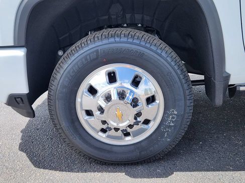 New 2026 Chevrolet Silverado 3500 High Country w/ High Country Premium Package AWD/4WD image 6