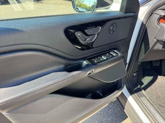 Certified 2023 Lincoln Aviator Reserve w/ Jet Package AWD/4WD image 17