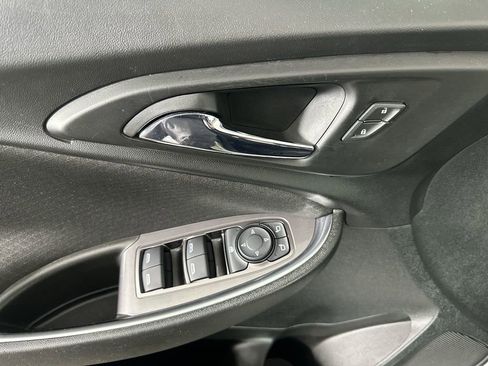 Used 2022 Chevrolet Malibu LT FWD image 25