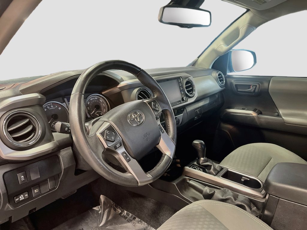 Used 2022 Toyota Tacoma SR5 RWD image 9