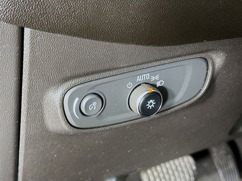 Used 2023 Chevrolet Equinox LS w/ Sport Edition image 20