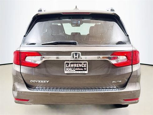 Used 2018 Honda Odyssey Elite image 5