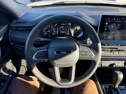 New 2026 Jeep Compass Latitude image 14