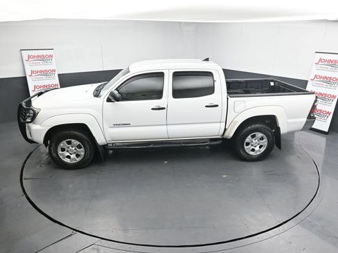 Used 2015 Toyota Tacoma PreRunner w/ SR5 Package image 28