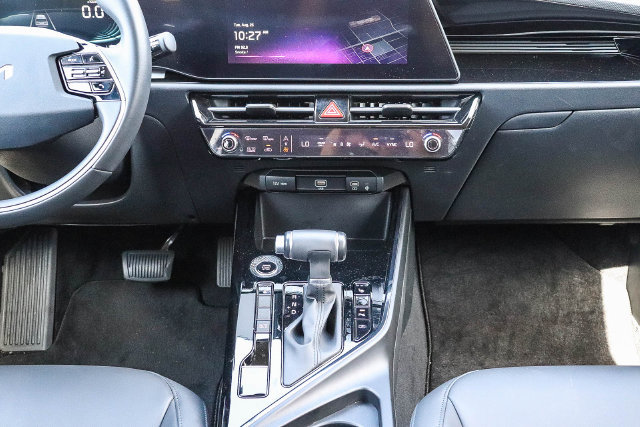 Certified 2025 Kia Niro EX FWD image 14