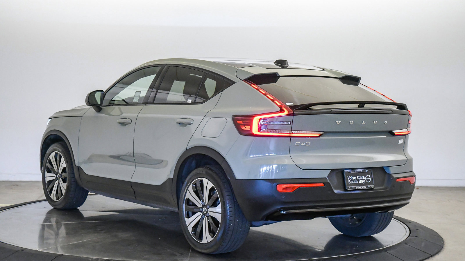 Certified 2023 Volvo C40 P8 Recharge Plus AWD/4WD image 2