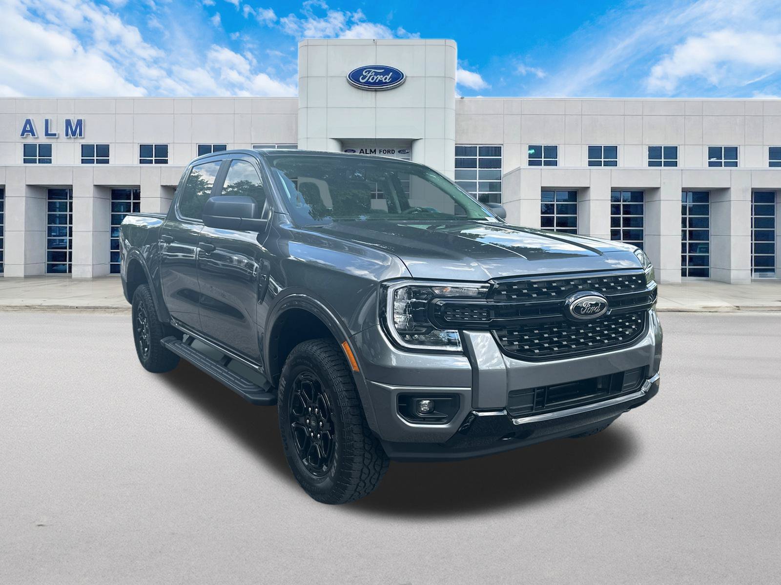 New 2026 Ford Ranger XLT w/ Black Appearance Package AWD/4WD image 4