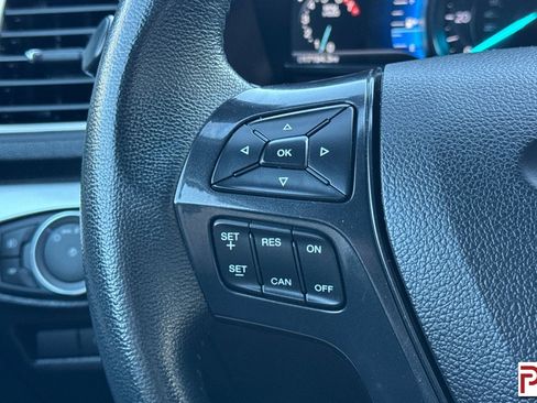 Used 2017 Ford Explorer XLT AWD/4WD image 28