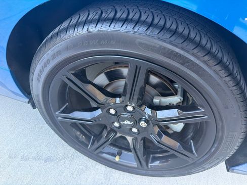 Used 2019 Ford Mustang GT w/ Black Accent Package RWD image 9