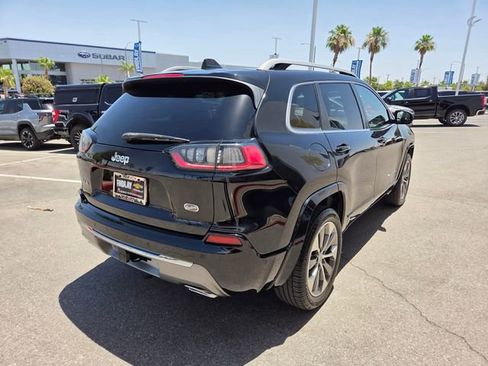 Used 2019 Jeep Cherokee Overland w/ Technology Group AWD/4WD image 6