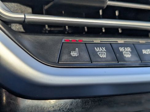 Used 2022 BMW X3 xDrive30i w/ Premium Package 2 image 4