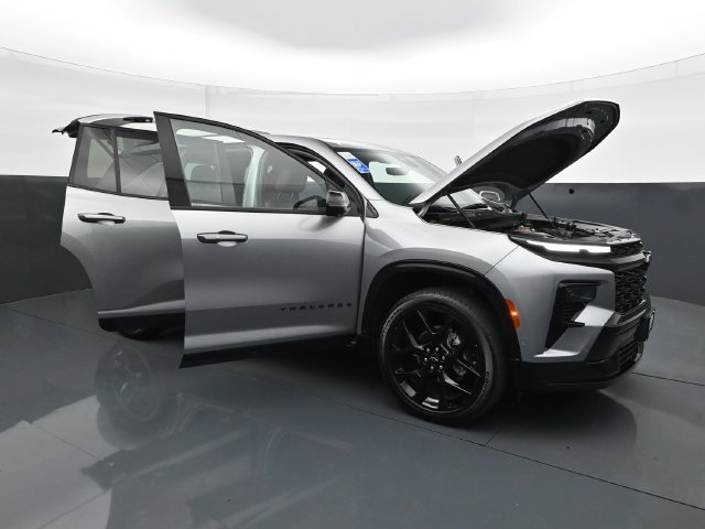 Used 2025 Chevrolet Traverse RS AWD/4WD image 37