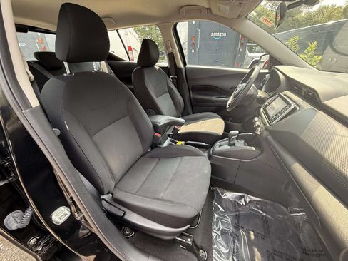 Used 2023 Nissan Kicks S FWD image 10