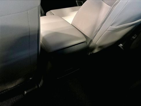 Used 2025 Nissan Frontier SV image 28