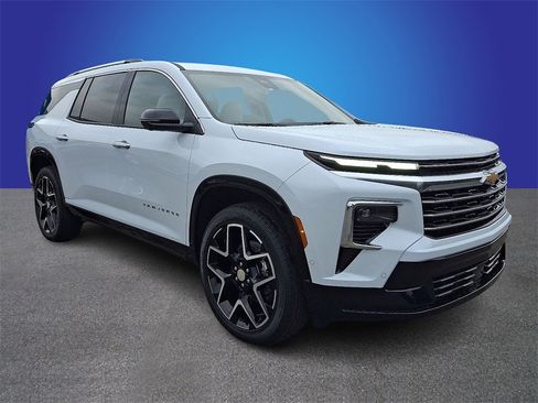 New 2026 Chevrolet Traverse High Country image 2