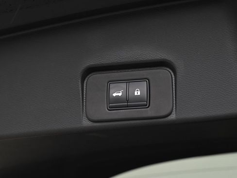 Used 2021 Nissan Rogue SL w/ Premium Package image 22