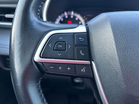 Used 2023 Toyota Highlander XLE image 21