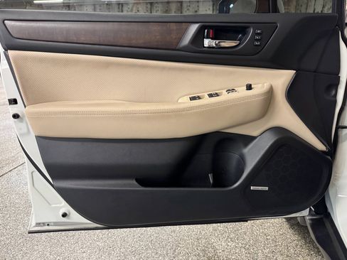 Used 2016 Subaru Outback 3.6R Limited image 15