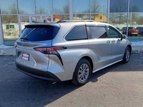 Used 2022 Toyota Sienna LE image 26