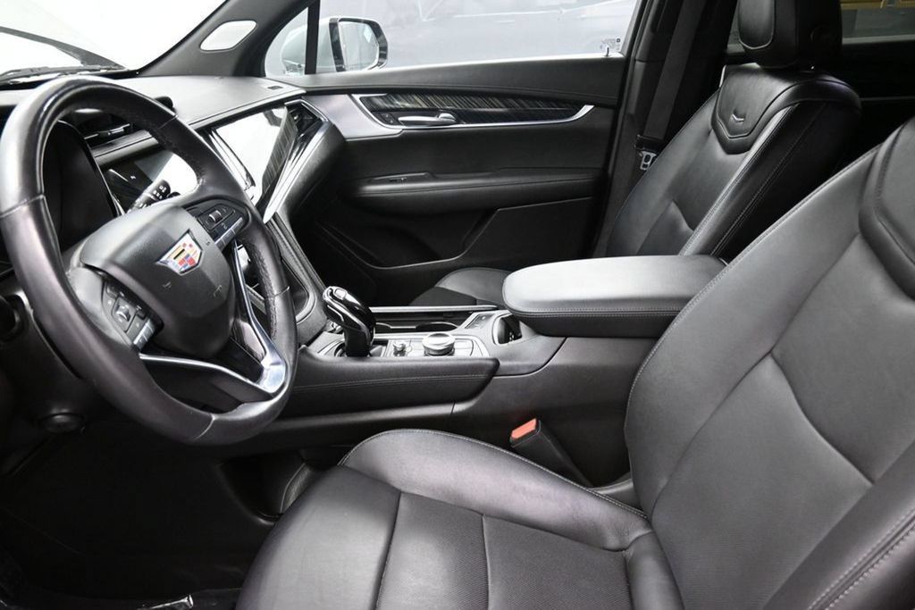 Used 2023 Cadillac XT6 Premium Luxury FWD image 9