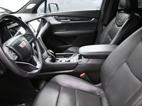 Used 2023 Cadillac XT6 Premium Luxury FWD image 9