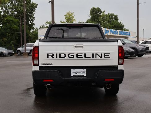 Certified 2024 Honda Ridgeline Black Edition image 6