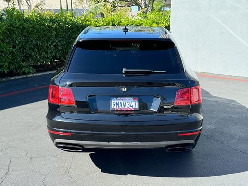 Used 2017 Bentley Bentayga image 13
