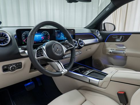 New 2026 Mercedes-Benz GLB 250 4MATIC image 12