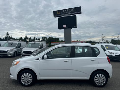 Used 2011 Chevrolet Aveo5 LS image 4