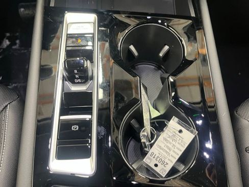 New 2026 Volkswagen Atlas SE image 13