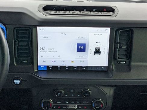 Used 2025 Ford Bronco Badlands image 17