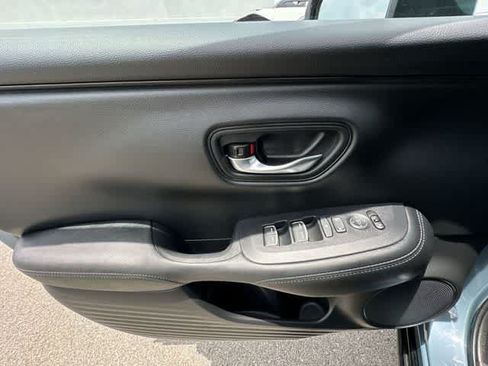 Used 2025 Honda HR-V EX-L image 17
