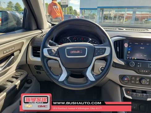 Used 2024 GMC Terrain SLT FWD image 12