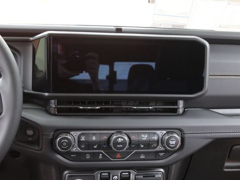 New 2026 Jeep Gladiator Sport AWD/4WD image 24