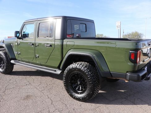 Used 2022 Jeep Gladiator Overland w/ Popular Equipment Package image 5