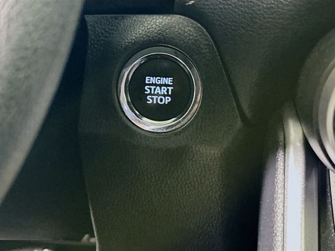 Used 2025 Toyota RAV4 XLE FWD image 20