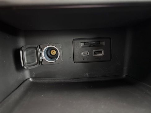 Certified 2023 GMC Acadia SLE w/ Driver Convenience Package image 34