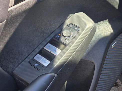 Used 2025 Mitsubishi Outlander SE image 21