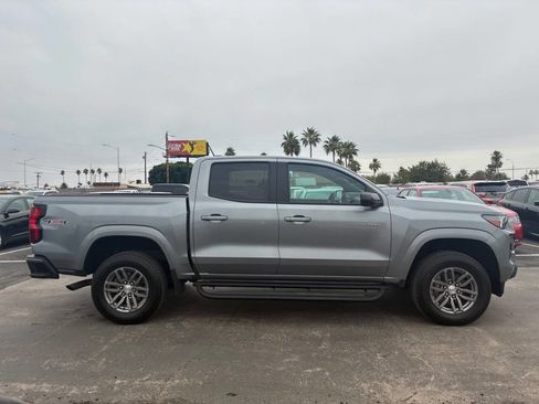 Used 2023 Chevrolet Colorado LT AWD/4WD image 10
