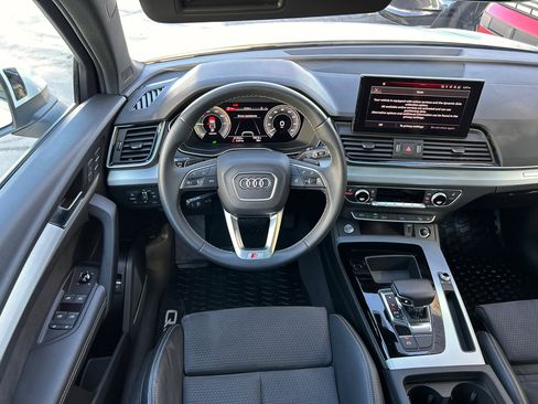 Used 2023 Audi Q5 e Premium Plus w/ Premium Plus Package image 3
