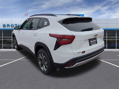 New 2025 Chevrolet Trax LT w/ Driver Confidence Package image 7