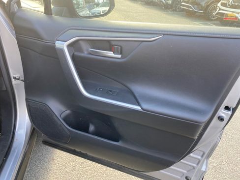 Used 2020 Toyota RAV4 Limited image 31