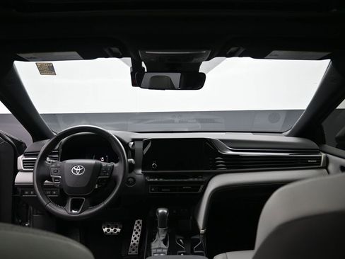 Certified 2025 Toyota Camry SE w/ Convenience Package image 27