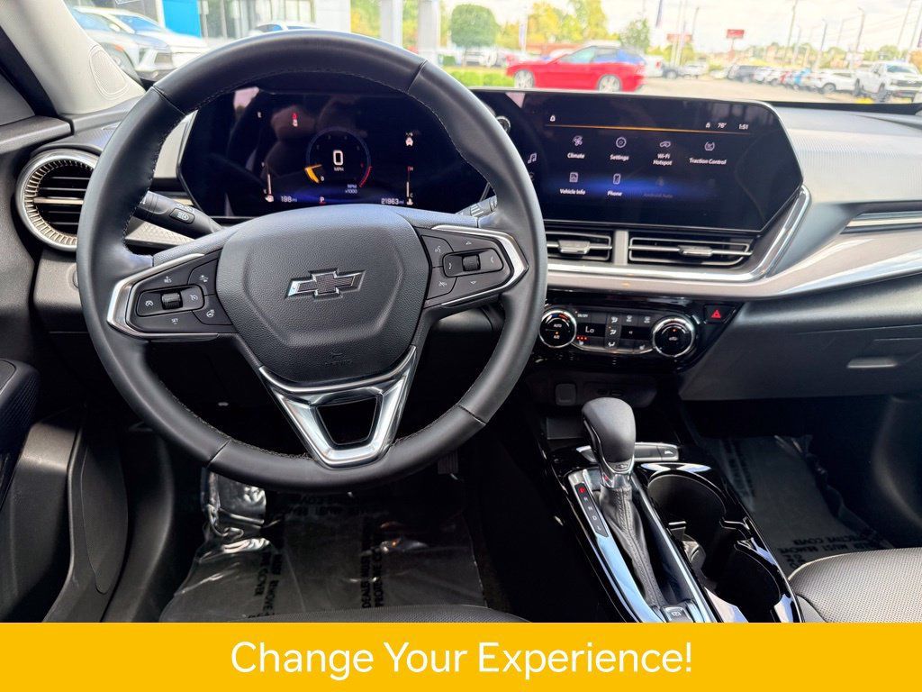 Used 2025 Chevrolet Trax ACTIV w/ Driver Confidence Package FWD image 12
