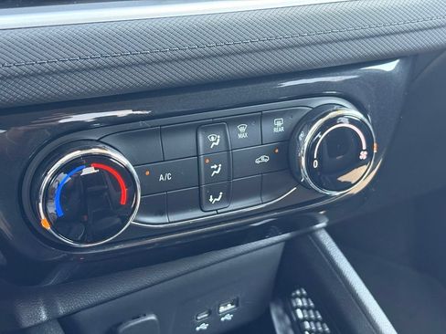 Used 2025 Chevrolet TrailBlazer LT FWD image 18