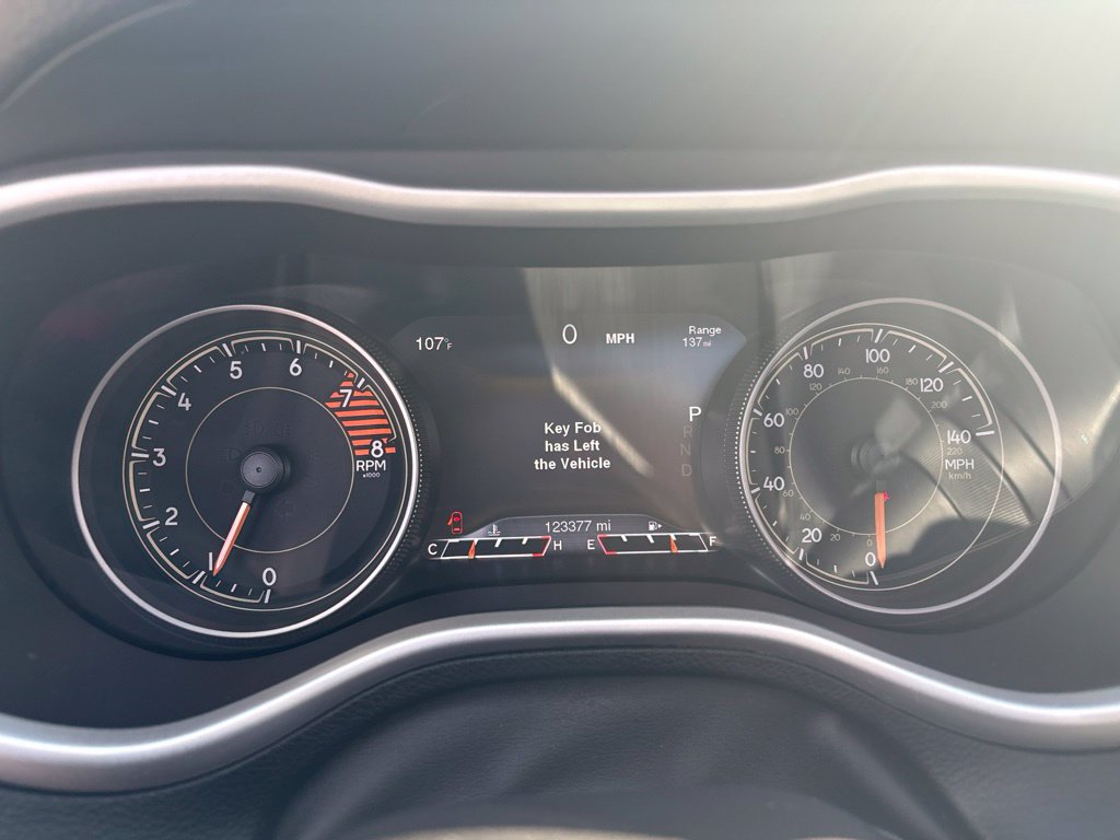 Used 2017 Jeep Cherokee Trailhawk AWD/4WD image 13