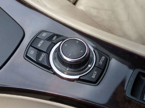 Used 2012 BMW 335i Convertible RWD image 28