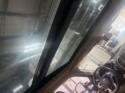 Used 2017 Ford F350 Lariat w/ Lariat Ultimate Package image 11